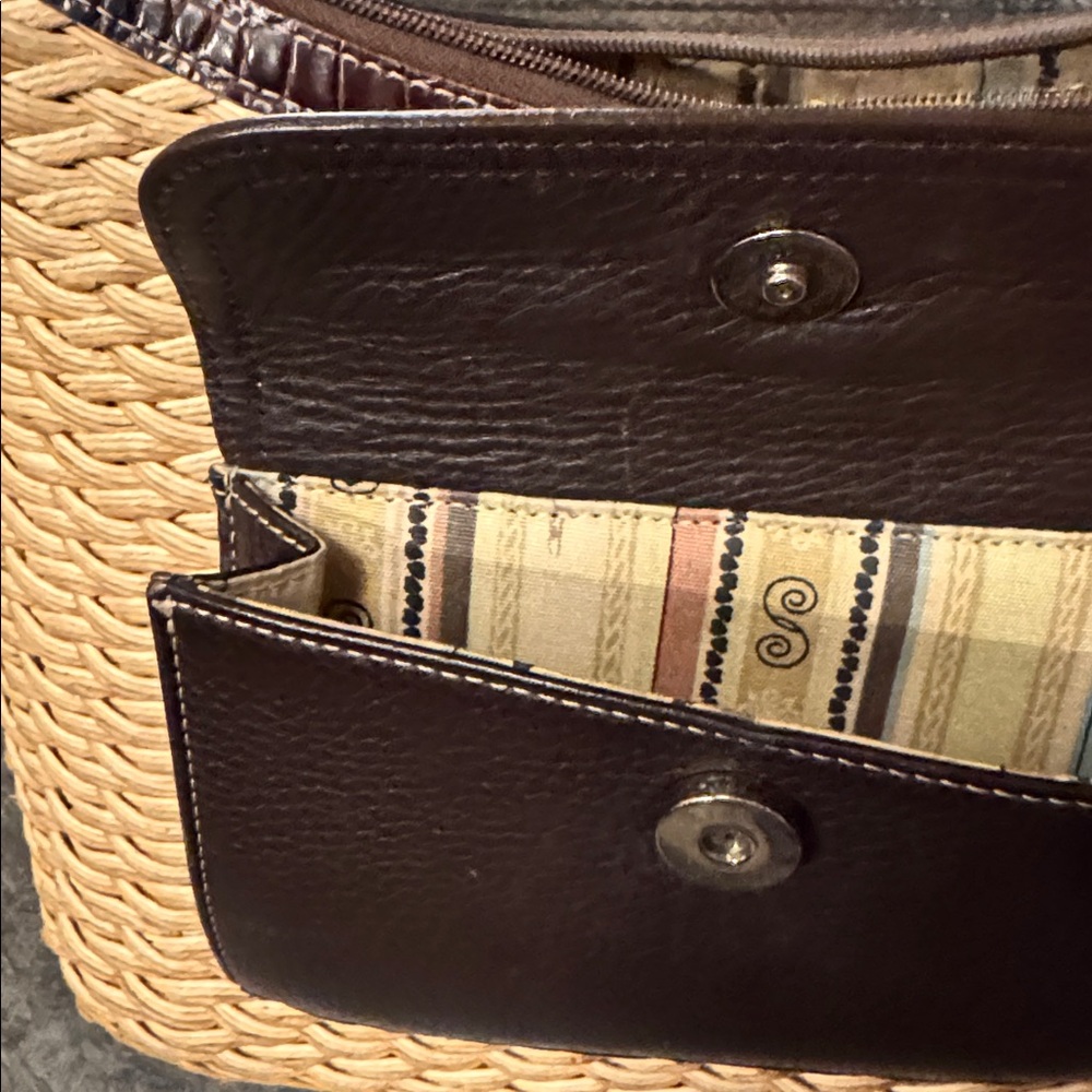 Brighton straw woven hand bag. - Picture 8 of 11